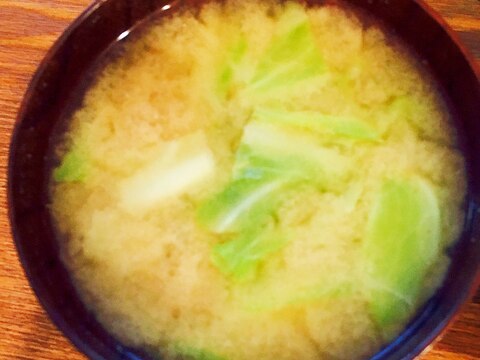 キャベツと茄子の味噌汁
